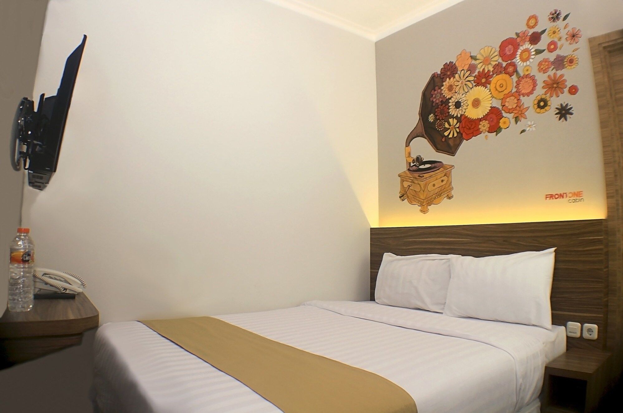 Front One Cabin Malioboro Jogja Γιογκιακάρτα Εξωτερικό φωτογραφία