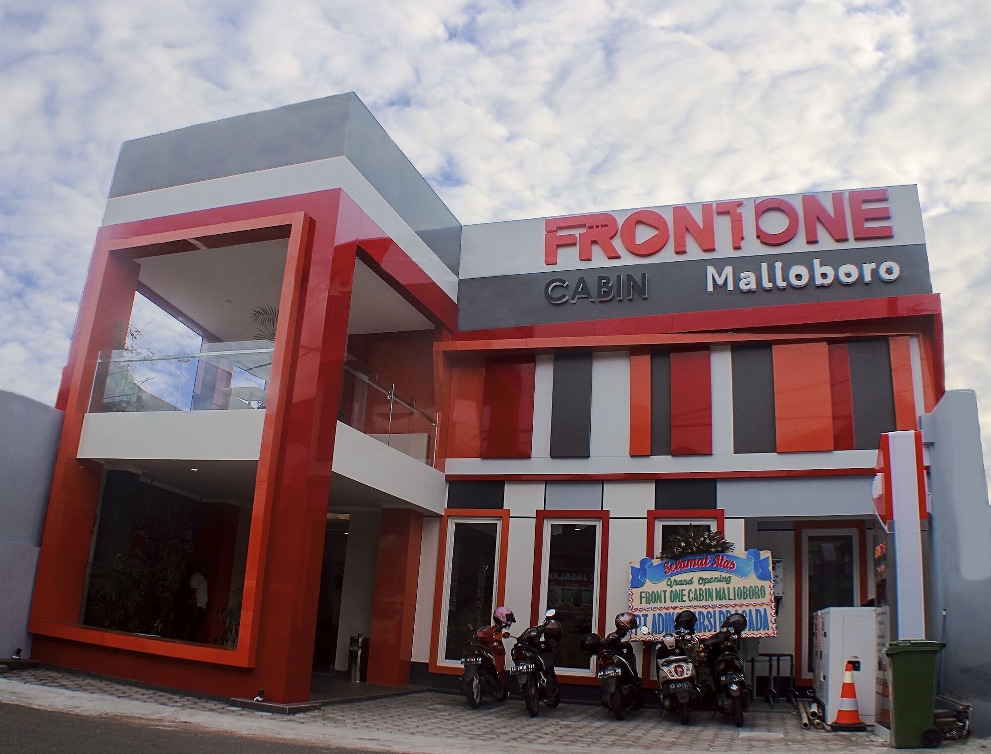 Front One Cabin Malioboro Jogja Γιογκιακάρτα Εξωτερικό φωτογραφία