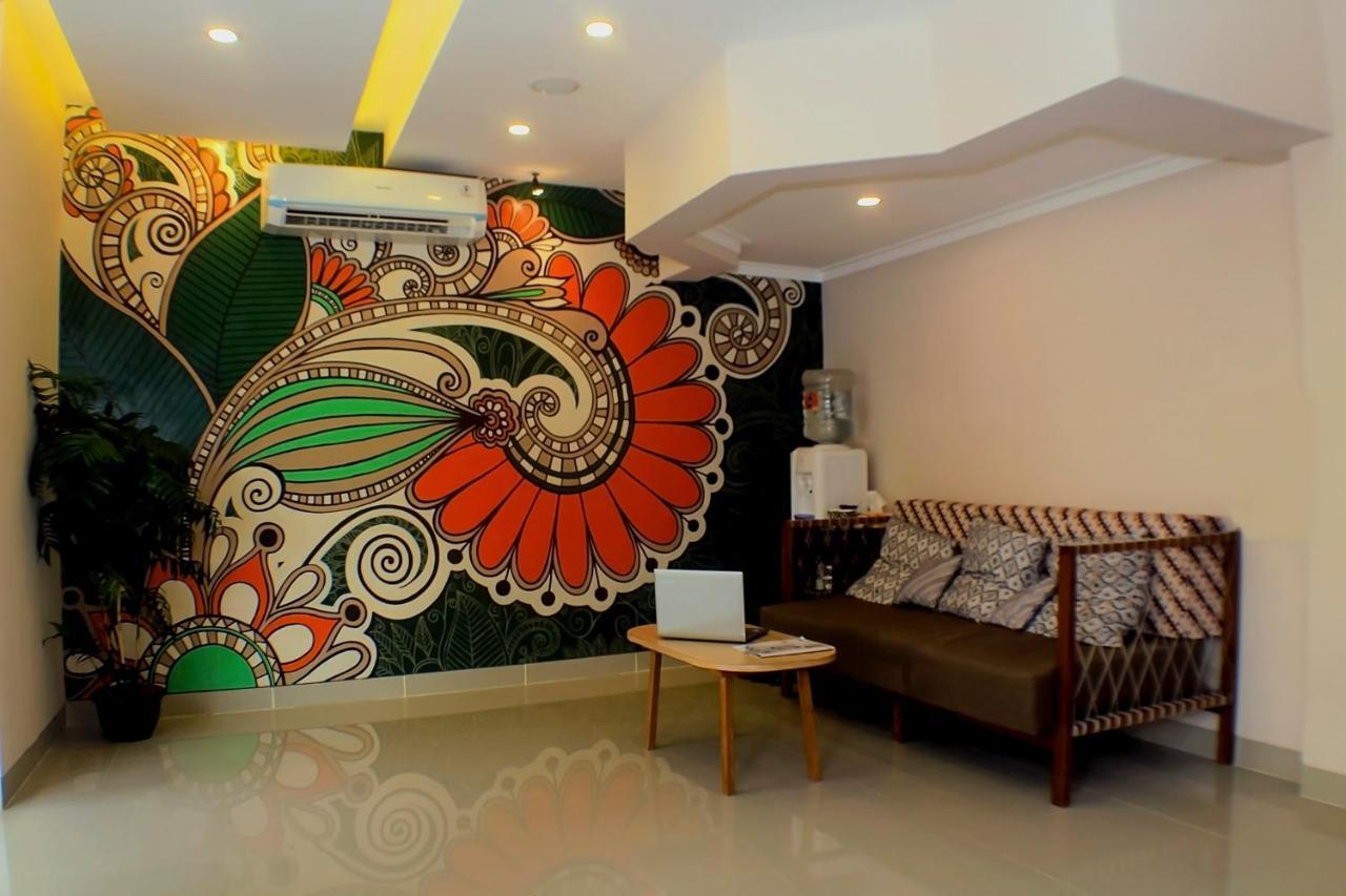 Front One Cabin Malioboro Jogja Γιογκιακάρτα Εξωτερικό φωτογραφία