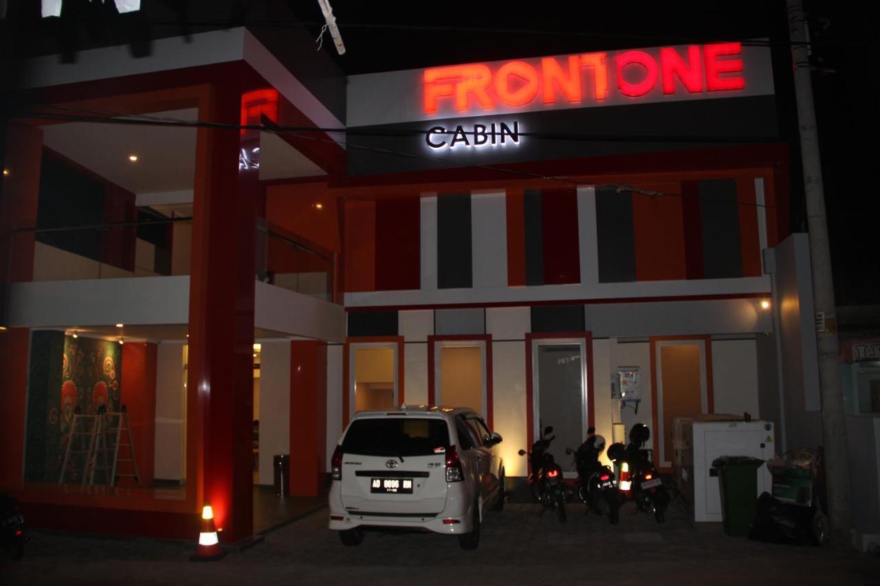 Front One Cabin Malioboro Jogja Γιογκιακάρτα Εξωτερικό φωτογραφία